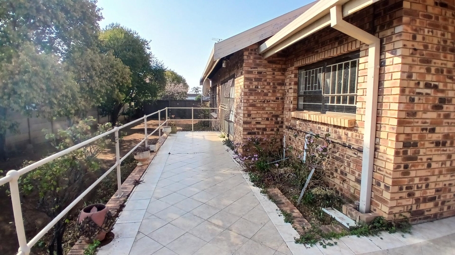 3 Bedroom Property for Sale in Universitas Ridge Free State